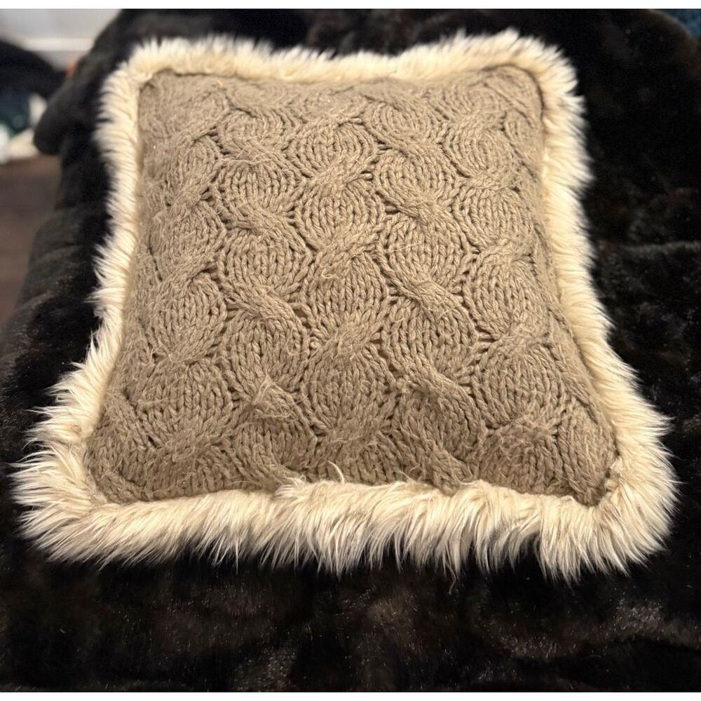 Set of 3 Pottery Barn Cable Knit Faux Fur Pillows Chunky Sweater Buttons